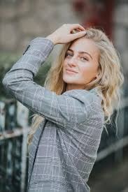Chloe V.